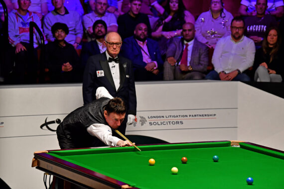 Jimmy White playing a shot at the 2023 World Seniors Snooker Championhsip.